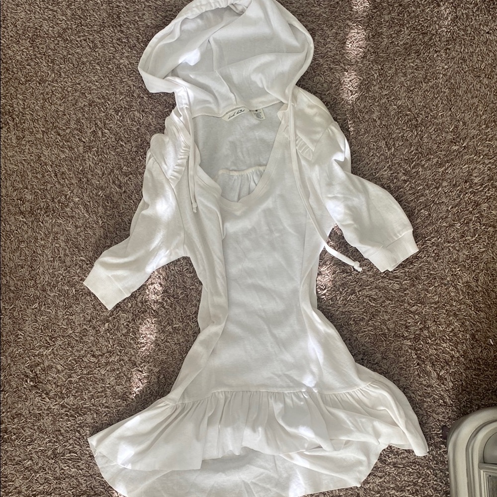 White Hooded top with Ruffle Hem